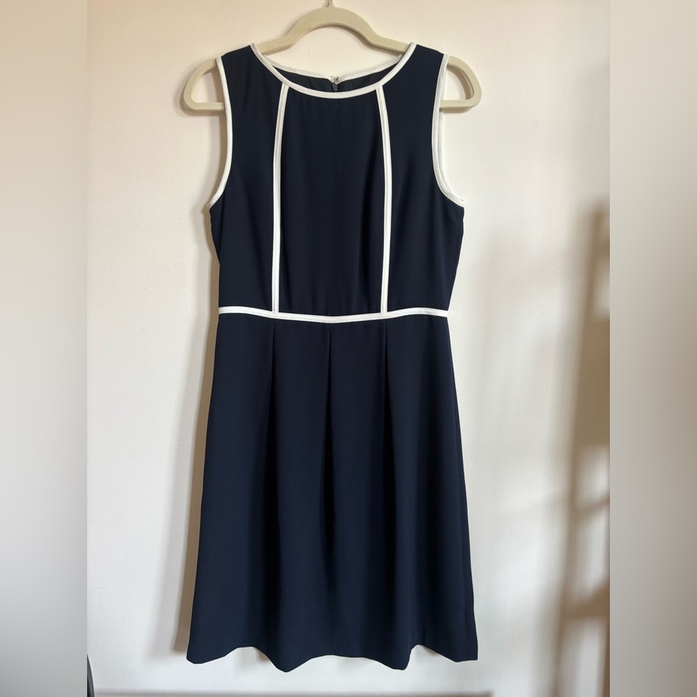 Ivanka Trump Black Sleeveless Dress White Trim Size 4